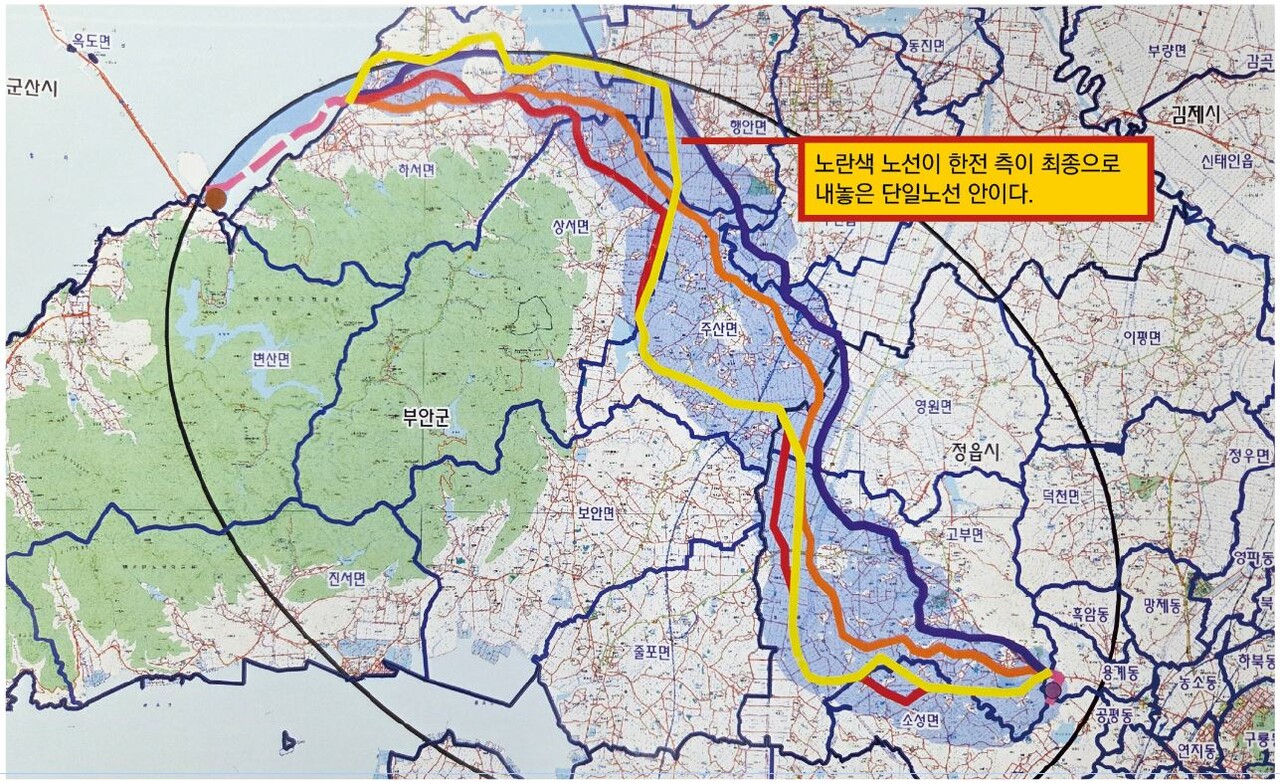 단일(안) 후보경과지. 지난 13일 열린 제8차 입지선정위원회는 기존의 3안(빨강, 주황, 파랑) 노선이 아닌 새로운 경로인 단일(안)을 제시하고 의결을 추진했다. 하지만 위원들이 반대 입장을 드러내면서 무산됐다. 하지만 오는 12월 열리는 제9차 입선위 회의에서 의결된다면 노란색 노선안은 최종 확정된다.